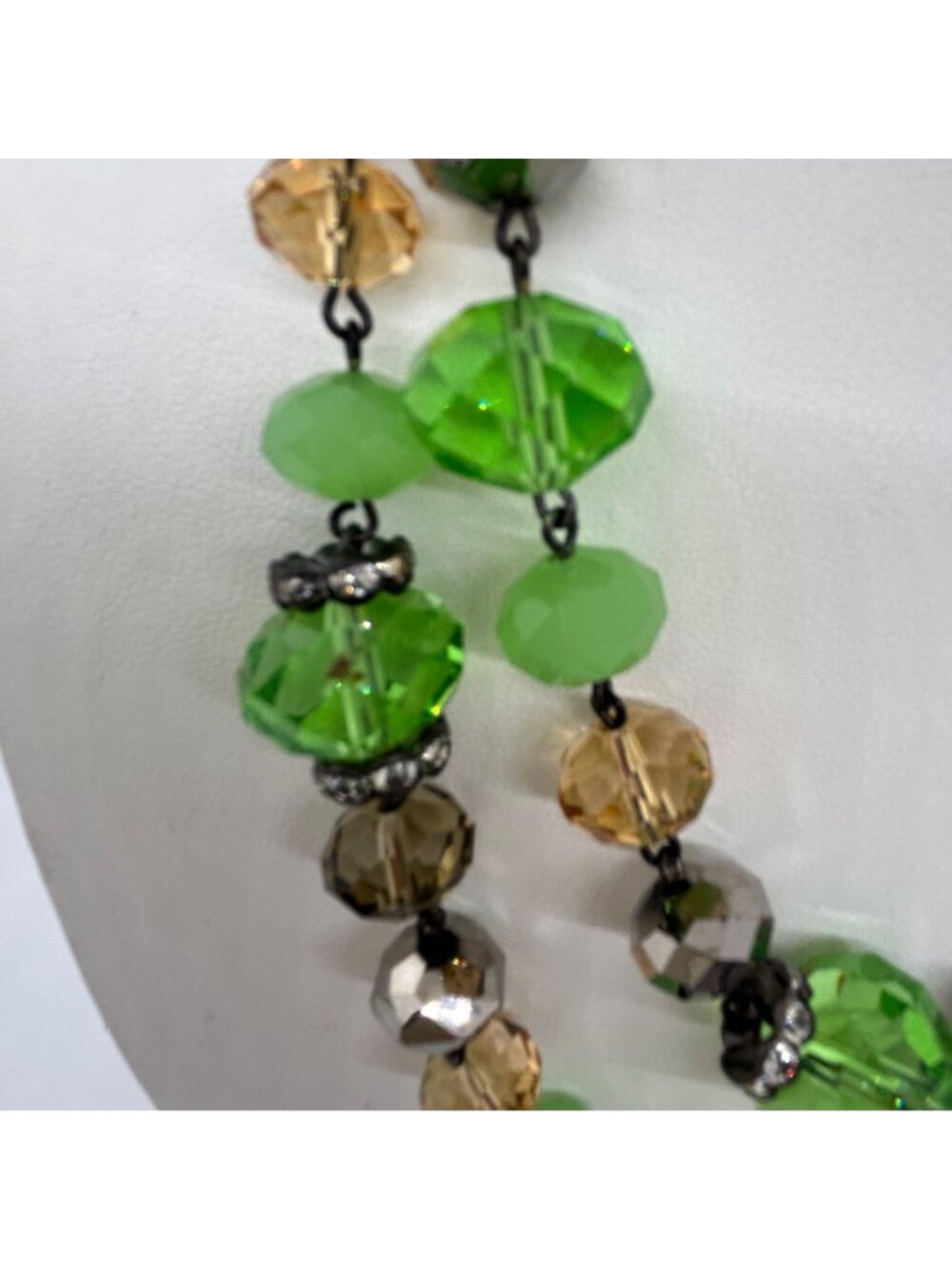Vintage Crown Trifari Green Glass Bead Multi-Strand Necklace With Rhinestone Acc - Picture 4 of 15